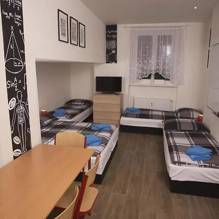 School - Your Unique Place In By Metro Vysehrad Appartement Prague