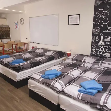 Apartment School - Your Unique Place In By Metro Vysehrad *